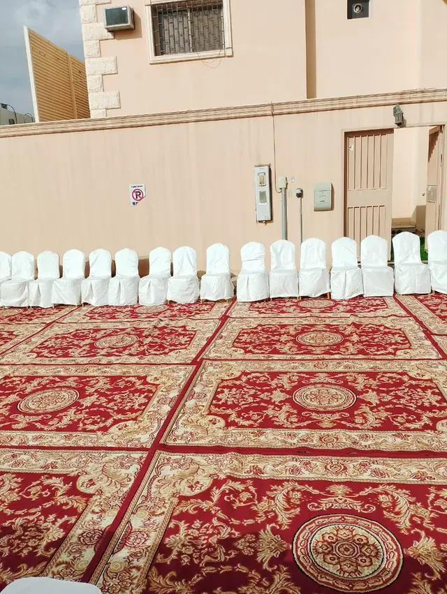 قهوجي وصباب قهوة عزاء